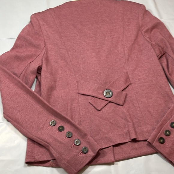 CAbi BEIGE salmon RAYON knit business office Blazer Jacket 5 button cuffs Size 4 - Picture 13 of 14